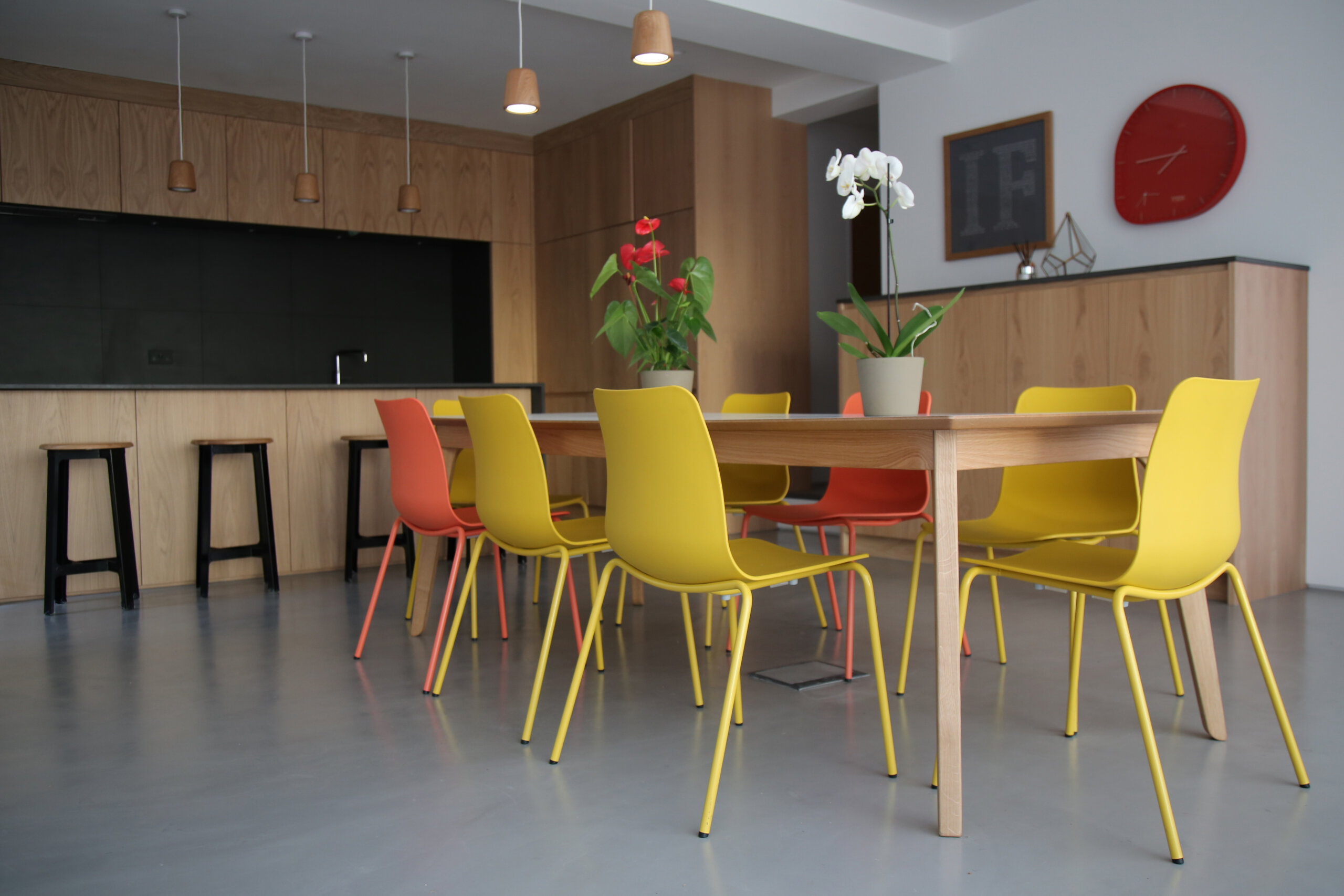 KITCHEN_POLLYCHB4L_DAL24X10_OAK_CONCHS_OAK_BL_HR_2.jpg